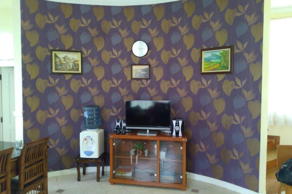 Villa Nils Cianjur Exterior photo